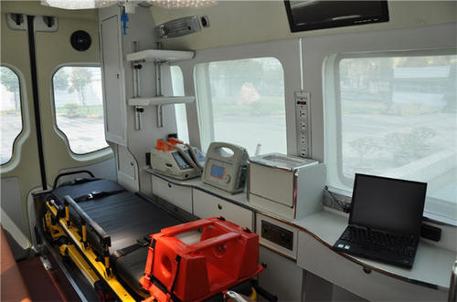 涡阳县救护车内部